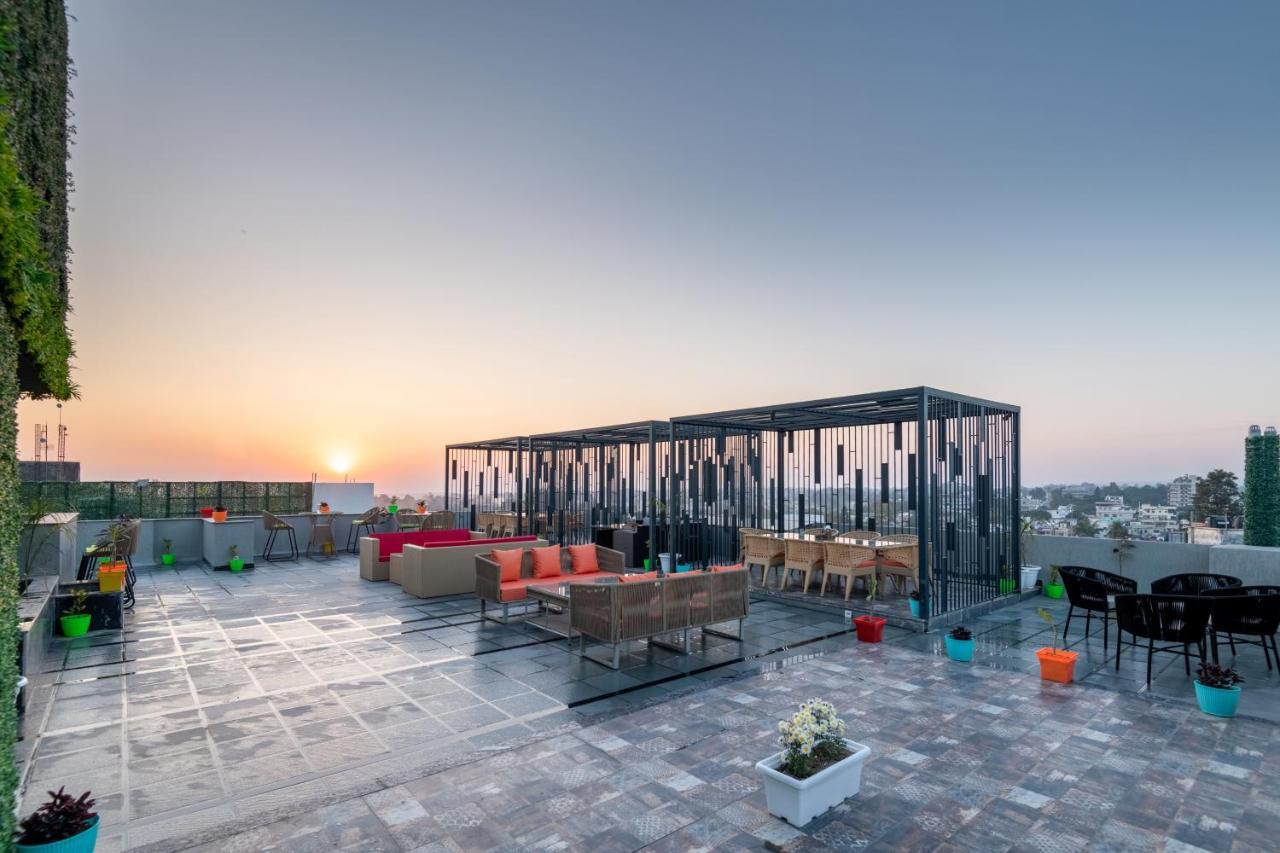 Grand Luxotica By Dls Hotels Dehradun Dış mekan fotoğraf